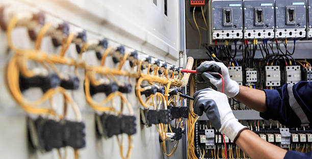 Professional Electrician technician working in Liberal, KS